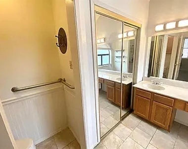 2614 Timberview Circle - Photo Thumbnail 9