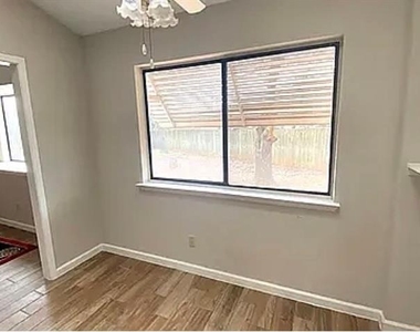 2614 Timberview Circle - Photo Thumbnail 7