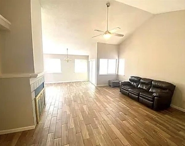 2614 Timberview Circle - Photo Thumbnail 12
