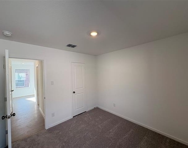 1636 Elliott Road - Photo Thumbnail 14
