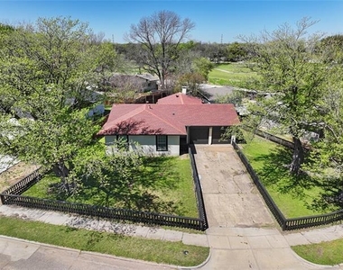 2707 Judy Drive - Photo Thumbnail 1
