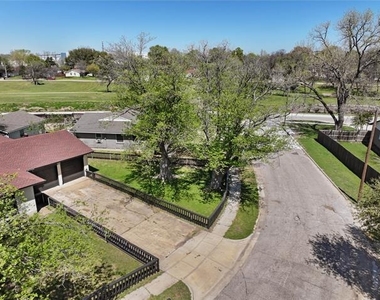 2707 Judy Drive - Photo Thumbnail 2
