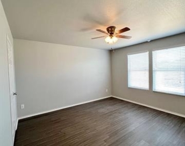 5825 Mountain Bluff Drive - Photo Thumbnail 7