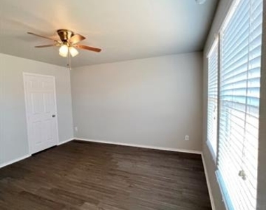 5825 Mountain Bluff Drive - Photo Thumbnail 6