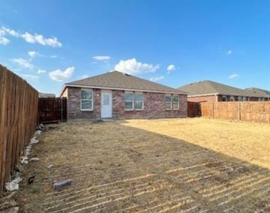 5825 Mountain Bluff Drive - Photo Thumbnail 2