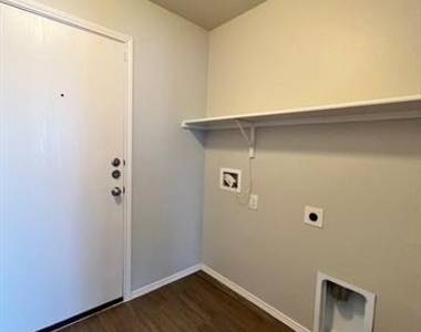 5825 Mountain Bluff Drive - Photo Thumbnail 13