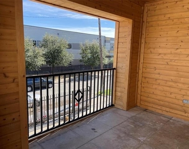 4609 Virginia Avenue - Photo Thumbnail 3