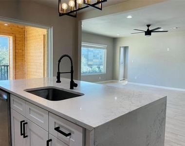 4609 Virginia Avenue - Photo Thumbnail 2
