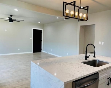 4609 Virginia Avenue - Photo Thumbnail 5