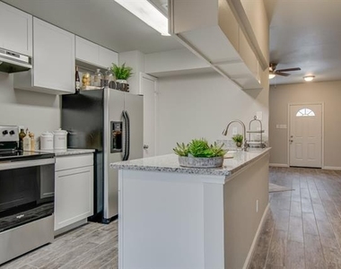 224 Samuel Boulevard - Photo Thumbnail 9