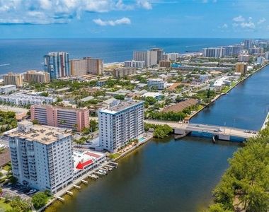 1505 N Riverside Drive - Photo Thumbnail 1