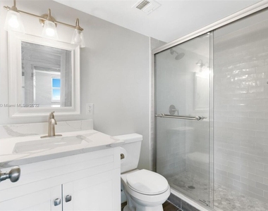 1505 N Riverside Drive - Photo Thumbnail 17