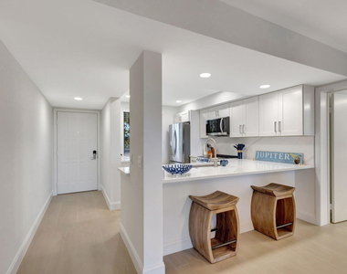501 S Seas Drive - Photo Thumbnail 6