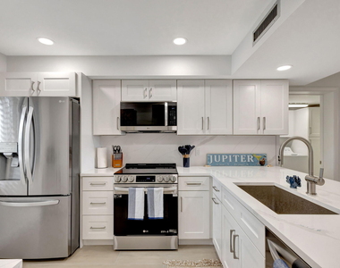 501 S Seas Drive - Photo Thumbnail 3