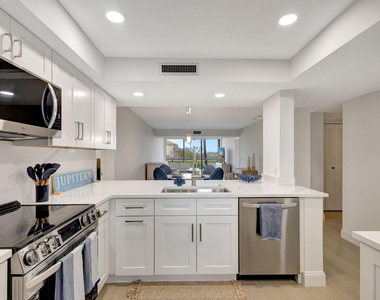501 S Seas Drive - Photo Thumbnail 4