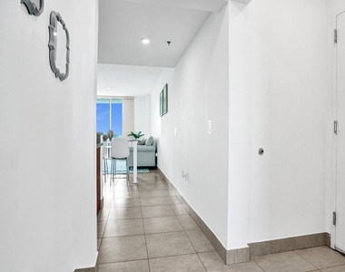 2641 N Flamingo Road - Photo Thumbnail 11