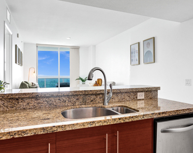 2641 N Flamingo Road - Photo Thumbnail 16