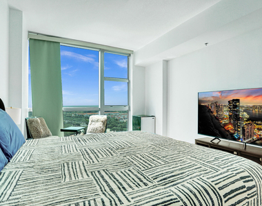 2641 N Flamingo Road - Photo Thumbnail 5