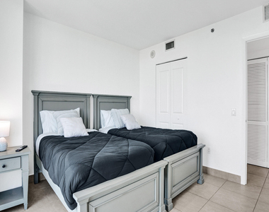 2641 N Flamingo Road - Photo Thumbnail 38