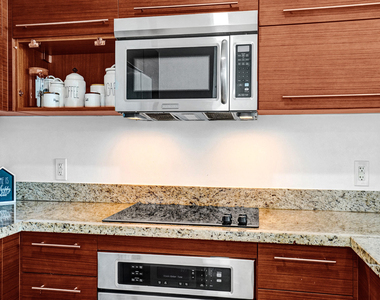 2641 N Flamingo Road - Photo Thumbnail 14