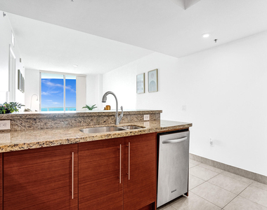 2641 N Flamingo Road - Photo Thumbnail 15