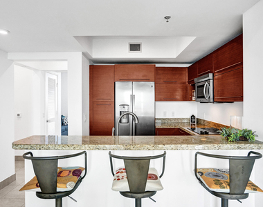 2641 N Flamingo Road - Photo Thumbnail 18