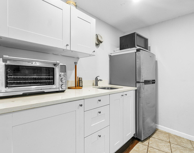 2080 Canter Way - Photo Thumbnail 16