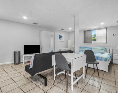 2080 Canter Way - Photo Thumbnail 13