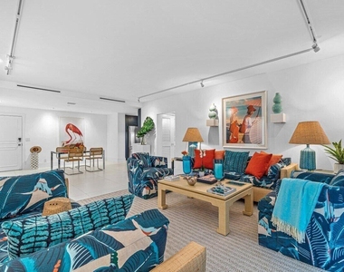 226 Brazilian Avenue - Photo Thumbnail 8