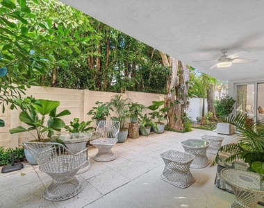 226 Brazilian Avenue - Photo Thumbnail 1