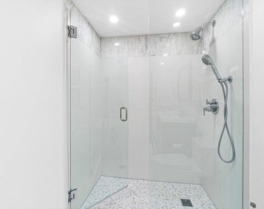 226 Brazilian Avenue - Photo Thumbnail 22