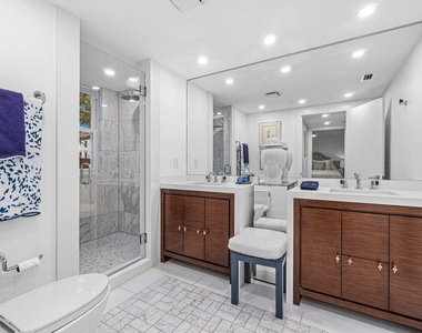 226 Brazilian Avenue - Photo Thumbnail 15