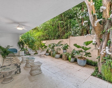 226 Brazilian Avenue - Photo Thumbnail 25