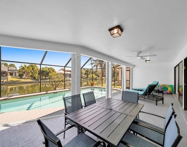 2723 Sw 5th Avenue - Photo Thumbnail 2