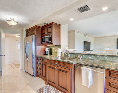 4301 N Ocean Boulevard - Photo Thumbnail 10