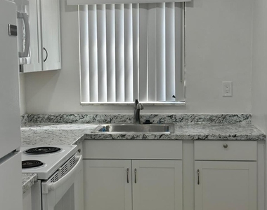 50 Se 12th Street - Photo Thumbnail 6