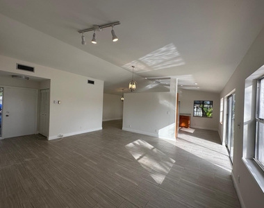 9841 Ridgecreek Road - Photo Thumbnail 14