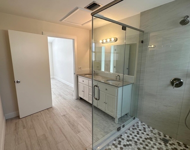 9841 Ridgecreek Road - Photo Thumbnail 11