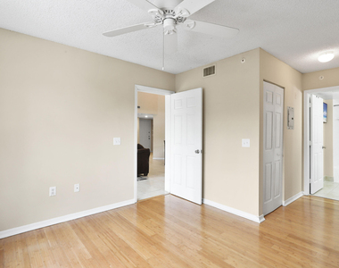 4159 N Haverhill Road - Photo Thumbnail 14