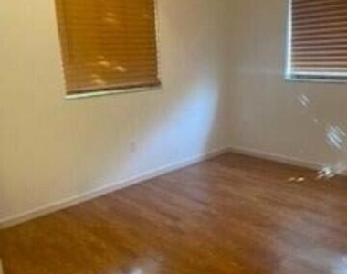 7919 Tuscany Court - Photo Thumbnail 9