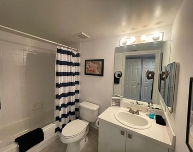 2131 Se 10th Avenue - Photo Thumbnail 7