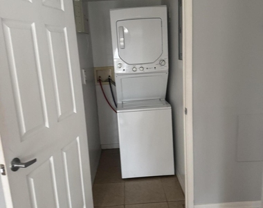 1670 N 42nd Circle - Photo Thumbnail 3