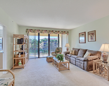 800 Uno Lago Drive - Photo Thumbnail 17
