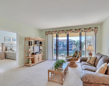 800 Uno Lago Drive - Photo Thumbnail 18