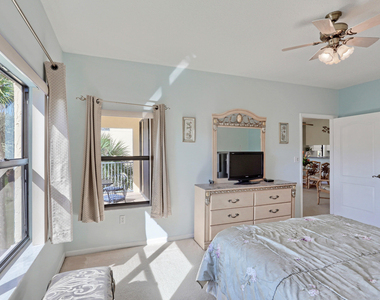 800 Uno Lago Drive - Photo Thumbnail 26