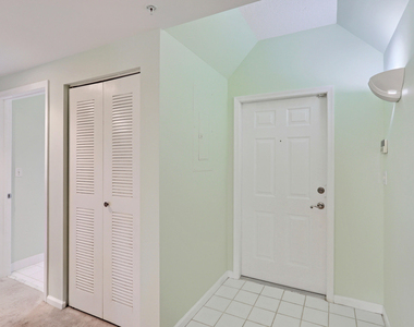 800 Uno Lago Drive - Photo Thumbnail 3