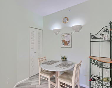 800 Uno Lago Drive - Photo Thumbnail 11