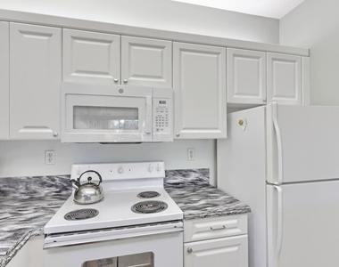 800 Uno Lago Drive - Photo Thumbnail 9