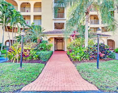 800 Uno Lago Drive - Photo Thumbnail 2