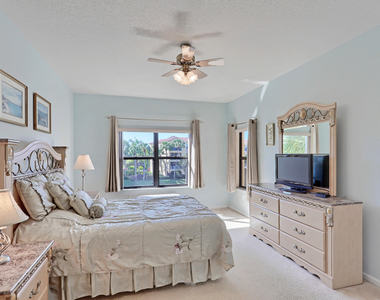 800 Uno Lago Drive - Photo Thumbnail 25